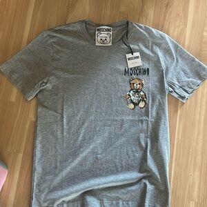 Men’s moschino T-shirt brand new size 50